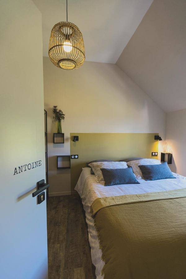 Family Suite in Milizac-Guipronvel, Région de Brest
