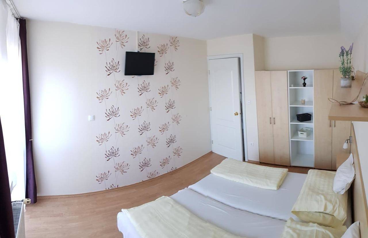 Ganze Wohnung, Szalóky Apartmanház in Gyenesdias, Balaton Hochland Nationalpark