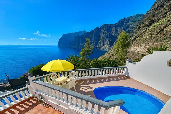 Villa voor 6 personen, with terras and uitzicht as well as zwembad in Acantilados de los Gigantes