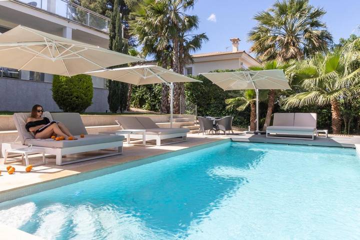 Villa für 8 Personen, mit Balkon und Whirlpool sowie Terrasse und Garten in Santa Ponsa - 2