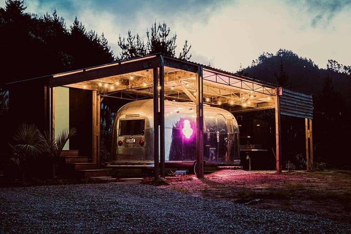 Camping voor 3 personen, with tuin and whirlpool as well as zwembad in Nieuw-Zeeland