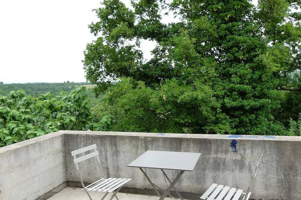 En la altura del pueblo, tranquilo, casa que duerme 8 personas. in Artignosc-sur-Verdon, Región Brignoles