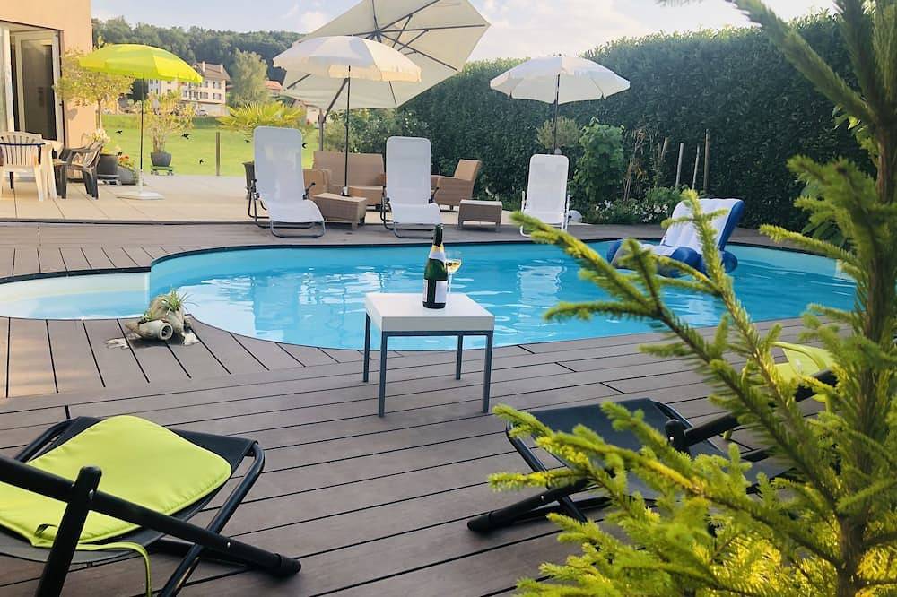 Montreux 20kms - Villa Individuelle, Piscine, Jacuzzi in Bossonnens, Lake Geneva
