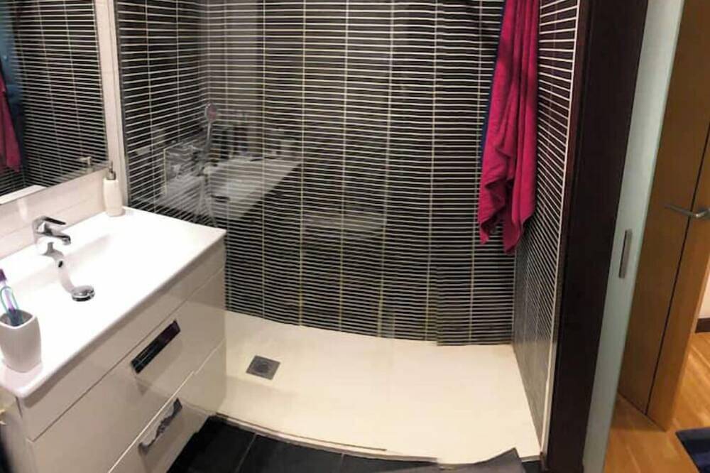 Appartamento intero, 3-bedroom condo in fabulous Santander with Wifi in Santander, Costa cantabrica