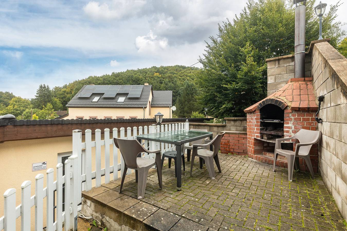 Großes Ferienhaus 'Engelsdorf' mit privater Terrasse und Wi-Fi in Zweifelscheid, Eifelkreis Bitburg-Prüm
