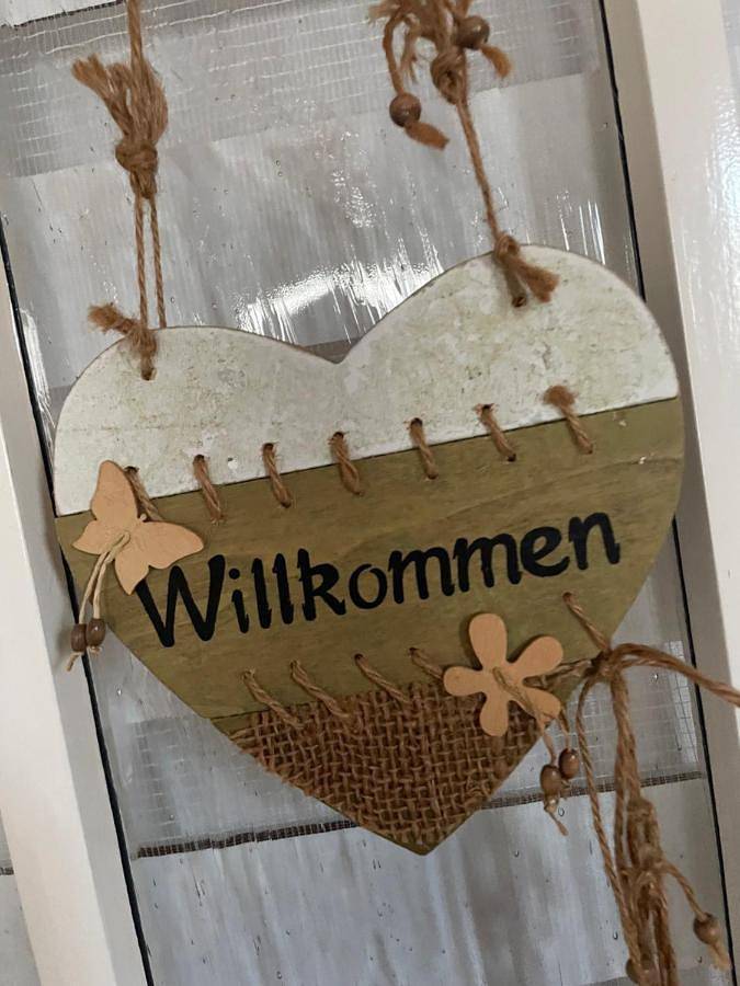 Ferienwohnung für 4 Personen, mit Balkon und Terrasse sowie Garten und Ausblick in Burglengenfeld