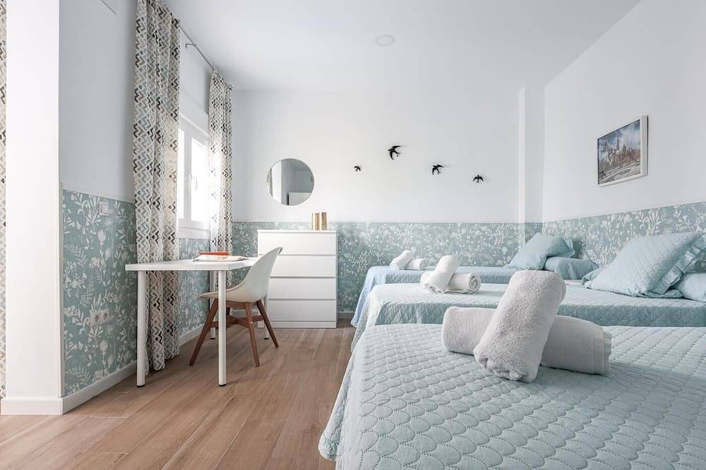 Entire apartment, Fantastic house in Camas 10 minutes from Seville with pool and terrace in Camas, Sevilla Province