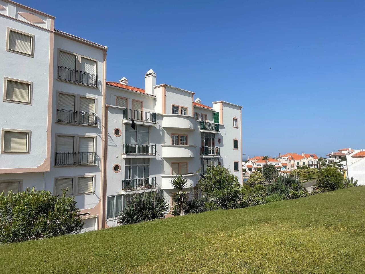 Apartamento inteiro, Casa Manu - Beach Apartment in Praia da Areia Branca, Lourinhã