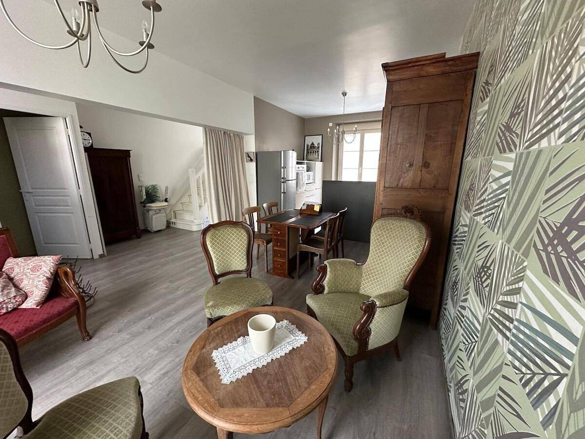 Three-Bedroom Apartment in Chablis, Région d'Auxerre