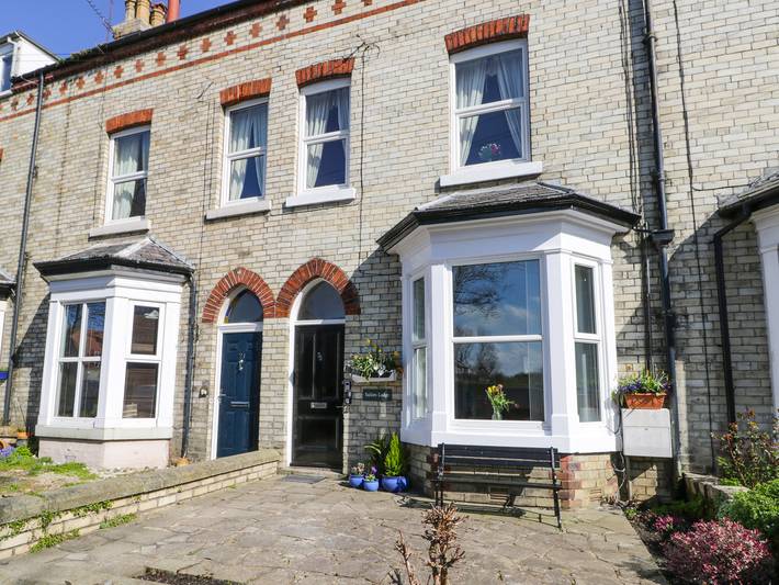 Apartment for 4 people, with Garden in Filey