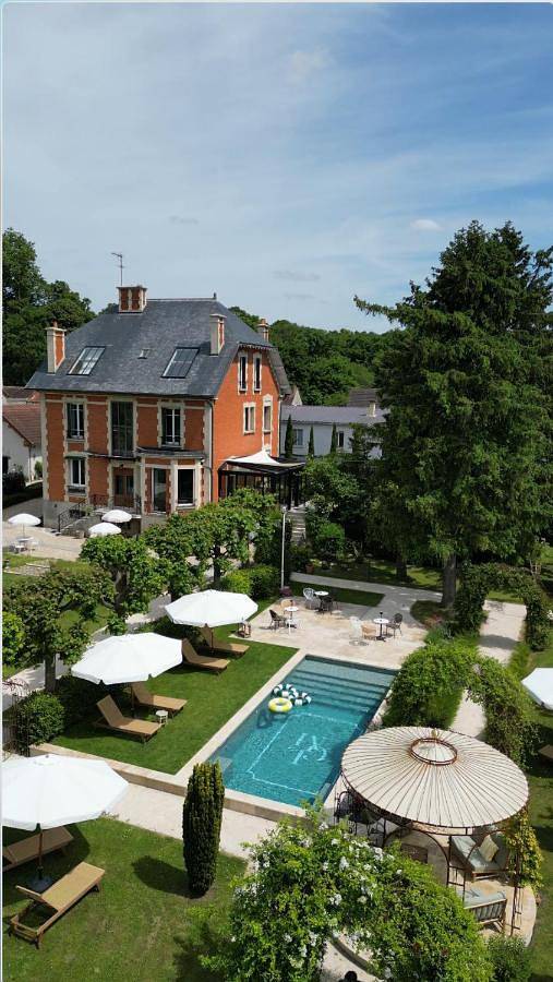 King Suite in Lesches, Seine-et-Marne