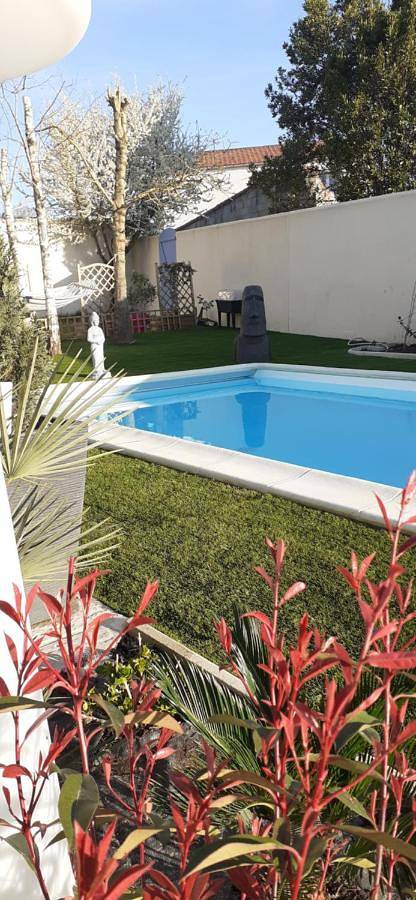 Location de vacances pour 4 personnes, avec piscine et jardin à Sainte-Soulle - 4