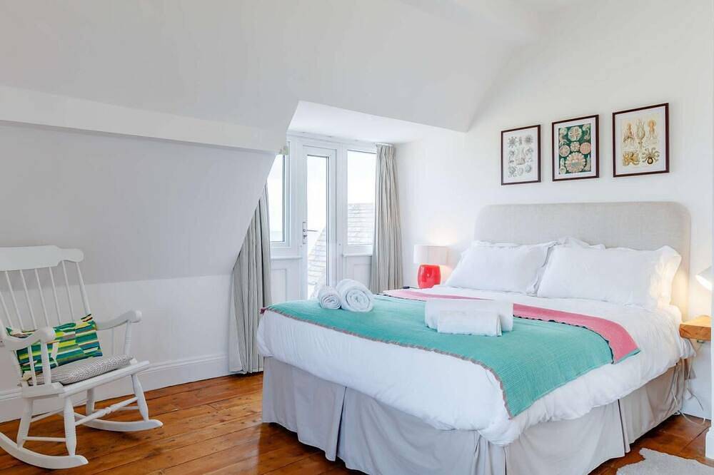 4 Bed in Bridport (oc-dc083) in West Bay, Dorset