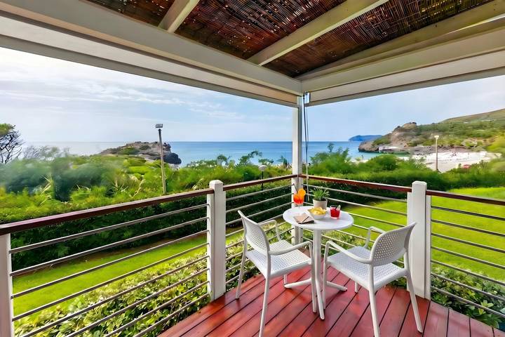 Mobil home pour 4 personnes, avec vue sur l’océan et terrasse, animaux acceptés dans Marina di Camerota