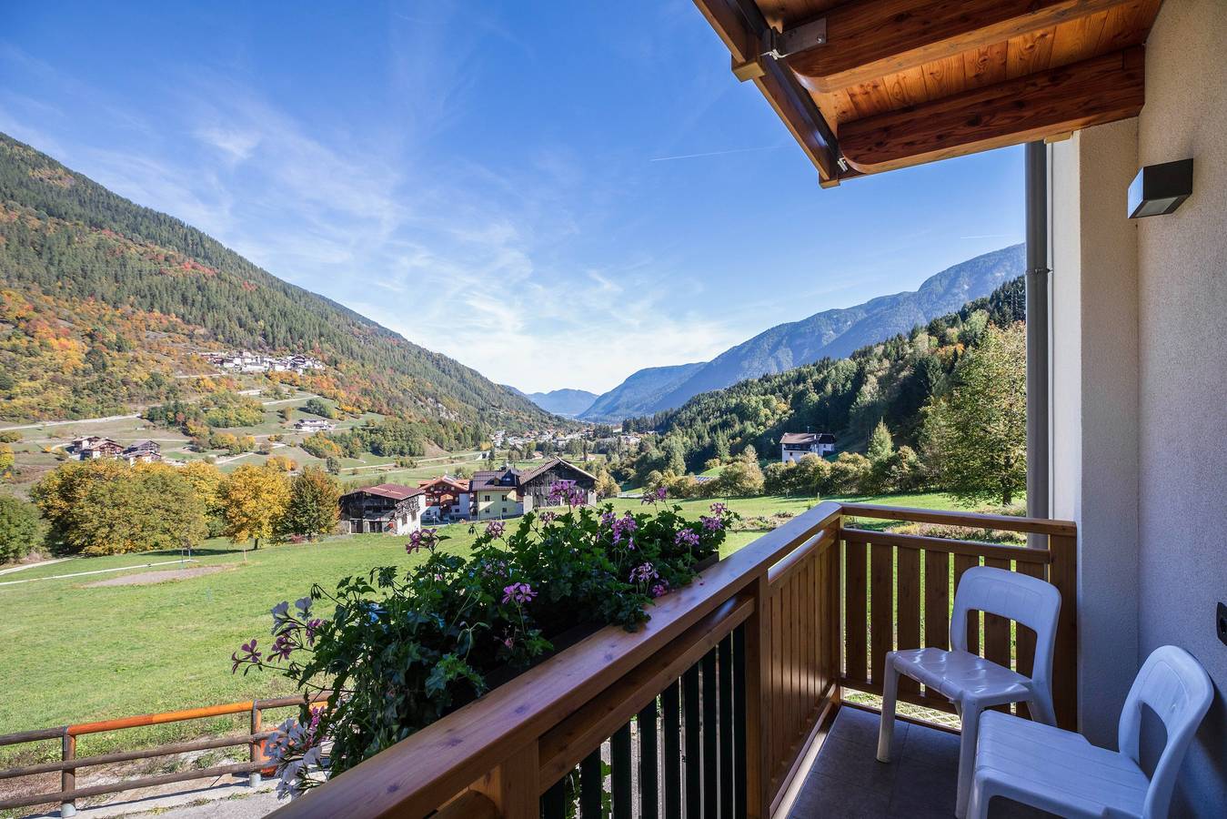 Appartamento intero, Accogliente appartamento "Casa Penasa 2", Cipat 022064-At-064788, con vista sulle montagne in Almazzago, Commezzadura