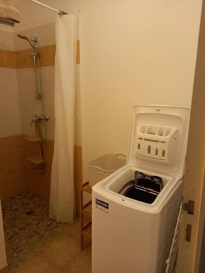Appartement entier, One-Bedroom Apartment in Cabrières-d'Aigues, Parc naturel régional du Luberon