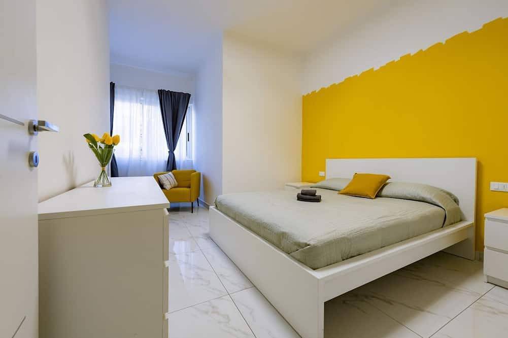 Ganze Wohnung, Guesthost - Charming 64 sqm apartment, ideal for three people, located on the mezzanine floor of a building without a lift.The property is located in a privileged position, close to Piazza della Rinascita, the hub of city life in Pescara, and a stone's t in Pescara, Adriaküste Abruzzen