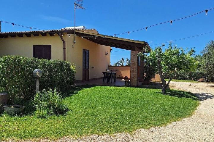 Casa de vacaciones para 4 personas, con jacuzzi además de balcón y jardín - 1