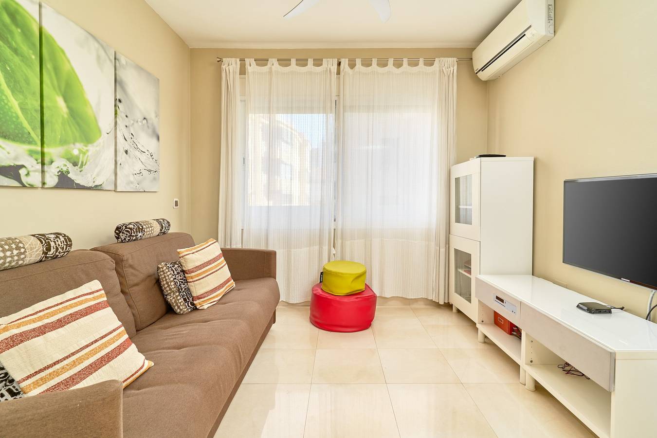 Apartamento entero, Apartamento 'Lolina Náutica' con balcón, Wi-Fi y aire acondicionado in Nerja, Cordillera Penibética