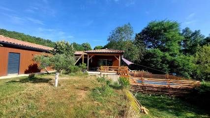Cottage pour 6 personnes, avec piscine ainsi que jardin et vue à Saint-Paul-le-Jeune