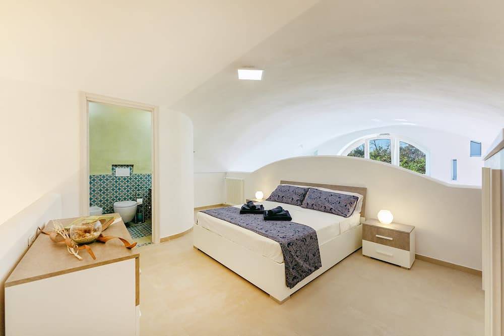 The Jujubes - Home in a Procidan lemon grove in Procida, Naples Province