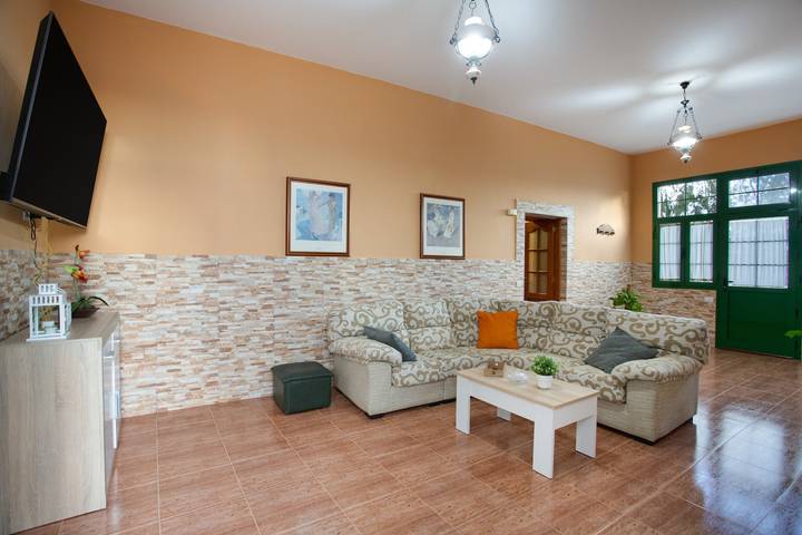 Holiday Home 'Casa Dayaday' with Mountain Views and Wi-Fi in Tefía, Puerto del Rosario