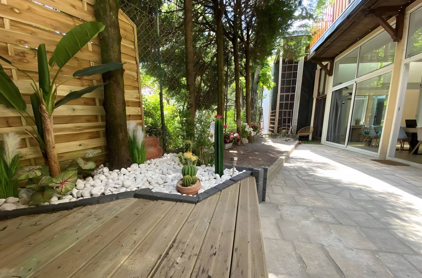 Gîte „La Maison du Ruisseau“ mit privater Terrasse, Balkon und Wlan in Bourges, Bourges und Umgebung