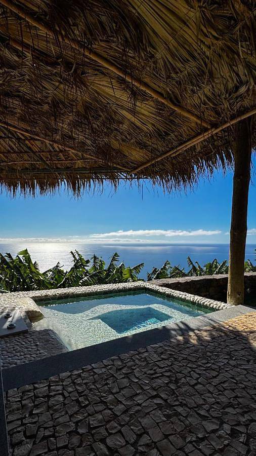 Bungalow para 4 pessoas, com Varanda e Terraço e ainda Jacuzzi and Jardim em Madeira