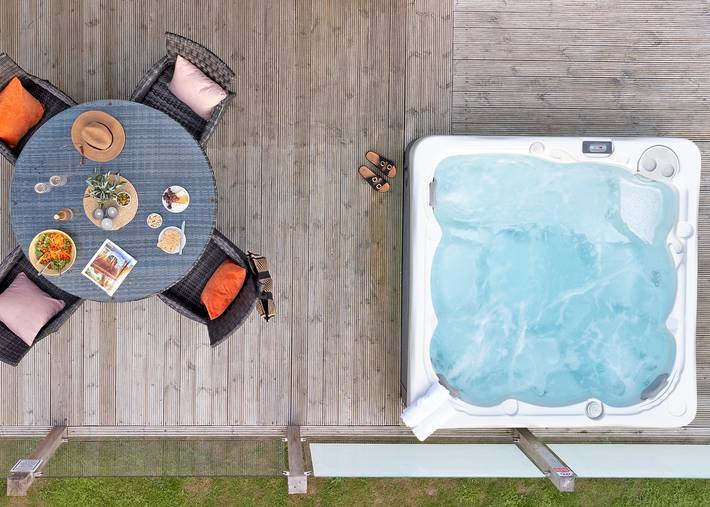 Elite Plus Spa Lodge 3 in Greenham, Berkshire