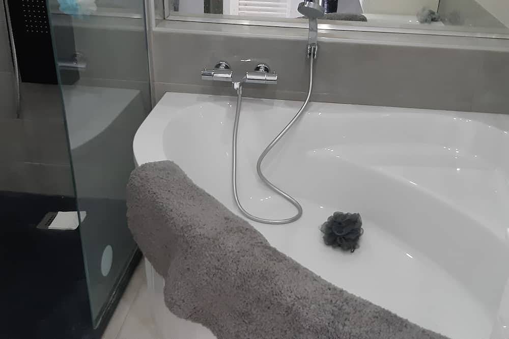 Entire apartment, Tresserve, luxury apartment Elegance Comfort Quiet Breathtaking view in Tresserve, Chambéry region