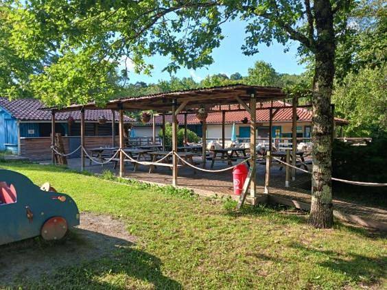 Location de vacances pour 4 personnes, avec piscine et jardin, animaux acceptés à Thiviers - 4