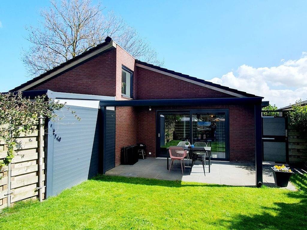 Bungalow in Dirkshorn met tuin in Nederlandse Noordzeekust