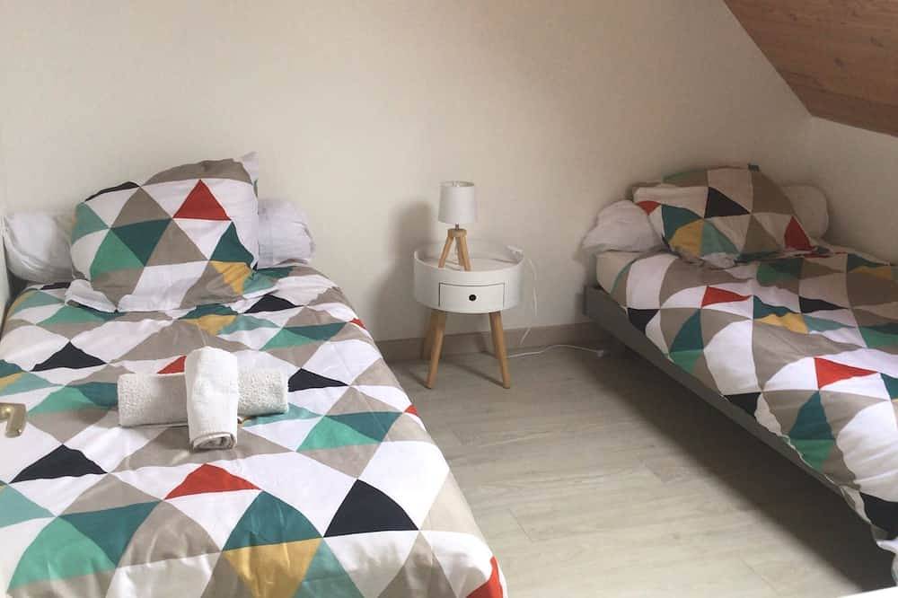 Maison 3* à Crozon proche de la plage de l'Aber avec 4 chambres in Crozon, Iroise