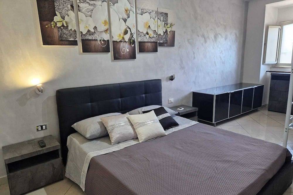 Appartement entier, Appartement-Classique-Salle de bain privée-Vue sur la cour in Pompei, Parc national du Vésuve