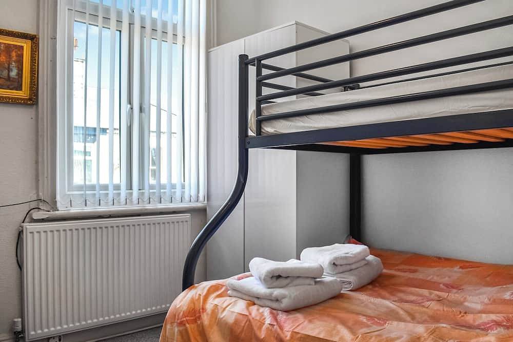 2 bedroom accommodation in Saltburn-by-the-Sea in Saltburn by the Sea, Redcar and Cleveland