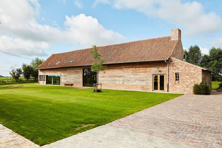 Maison de campagne pour 16 personnes, avec jardin dans Roesbrugge-Haringe