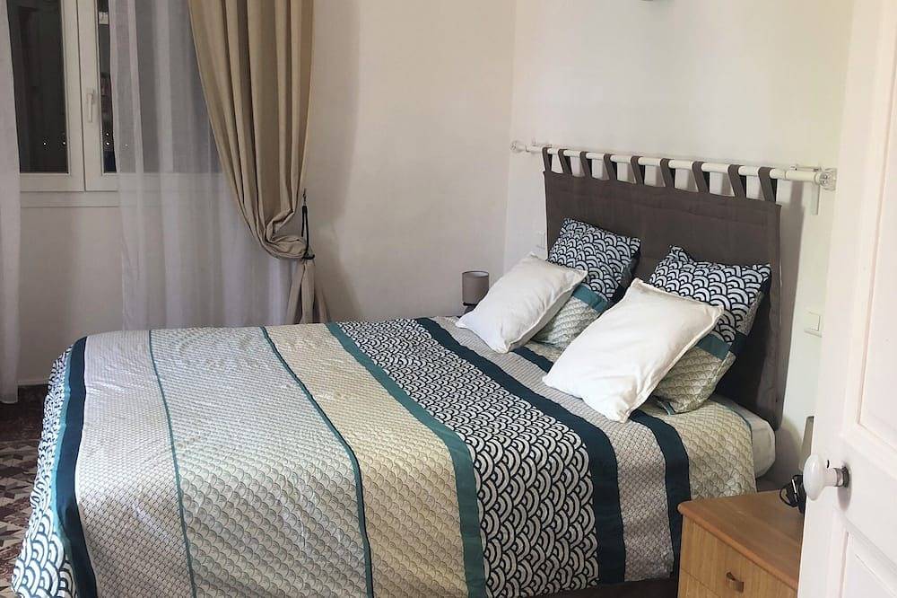 Beautiful renovated house, brazier pool, facing the luberon ideal for family and friends in Maubec, Parc naturel régional du Luberon