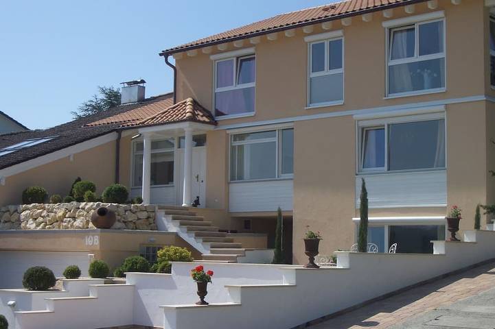 Ferienwohnung für 4 Personen, mit Balkon und Terrasse in Stetten