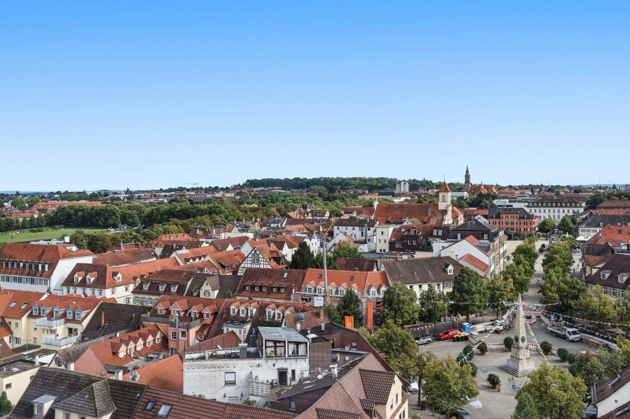 Ganze Wohnung, Malu Rooms - Über den Dächern der Stadt, Zentrum, Parkhaus, Panorama, Terrasse, höchste Fewo der Stadt in Ludwigsburg, Landkreis Ludwigsburg