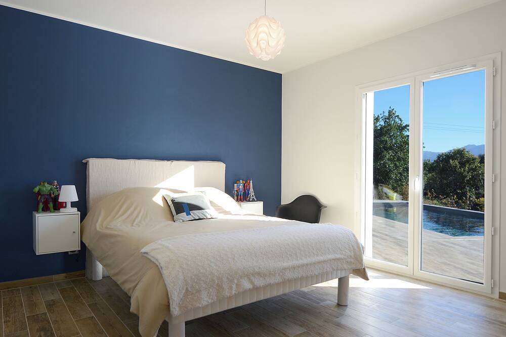 New villa with swimming pool overlooking a hectare of land overlooking the vineyard in Patrimonio, Calvi region