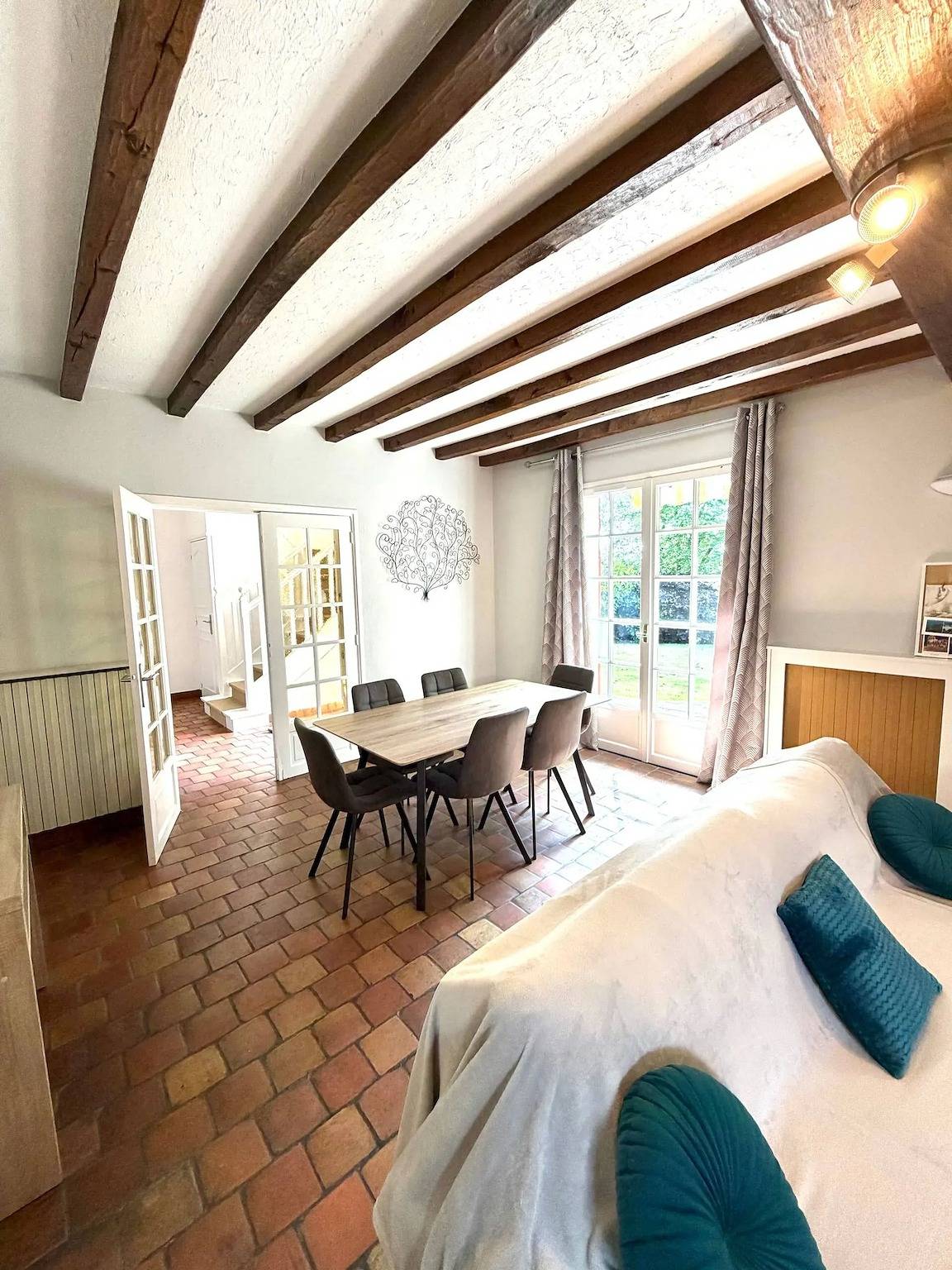 Amplia Casa cerca de Saint-Lô con 5 Habitaciones in Saint-Lô, Región de Saint-Lô
