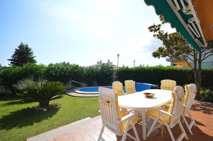 Casa rural para 5 personas, con jardín y vistas en Alt Empordà - 2