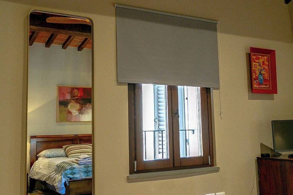 Entire apartment, Elegante appartamento affacciato sulla piazza principale di Montone in Montone, Valtiberina