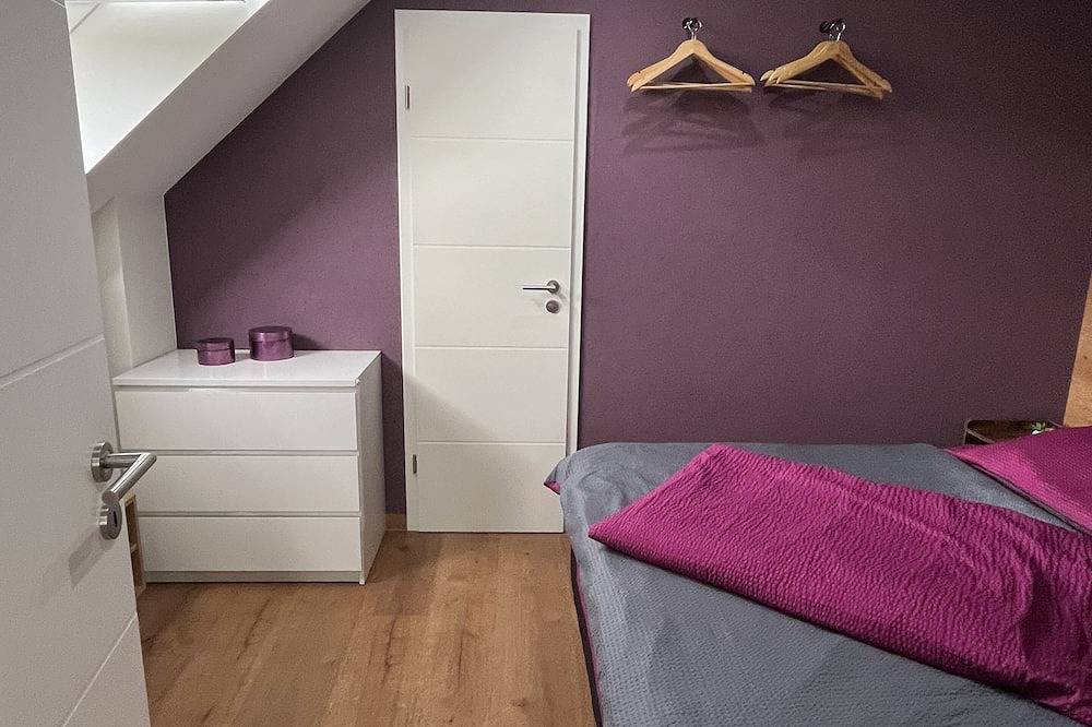 Ganze Wohnung, Moderne Ferienwohnung eigene Dachterasse ruhig gelegen im historischen Hinterhof in Cismar, Grömitz