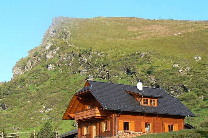 Chalet für 11 Personen, mit Balkon und Terrasse sowie Garten und Sauna