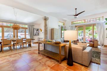 Vacation Home for 10 Guests in Palm Springs, Coachella Valley, Picture 2