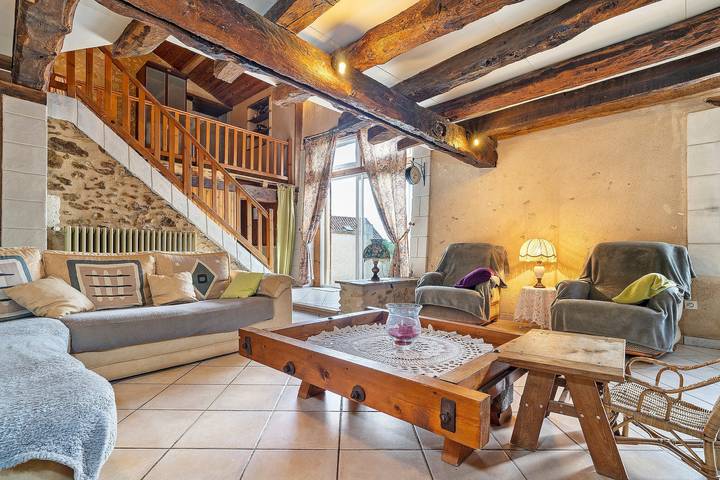 Le Séchoir d'Alice: casa vacanze con terrazza, giardino privati e Wi-Fi in Saint-Germain-du-Salembre, Périgord Blanc