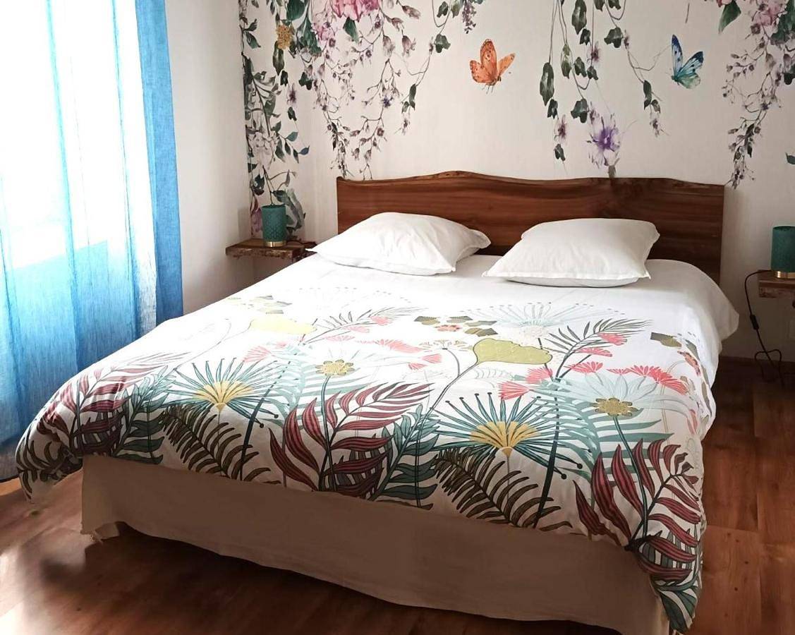 Double Room with Private Bathroom in Montredon (Lot), Lot