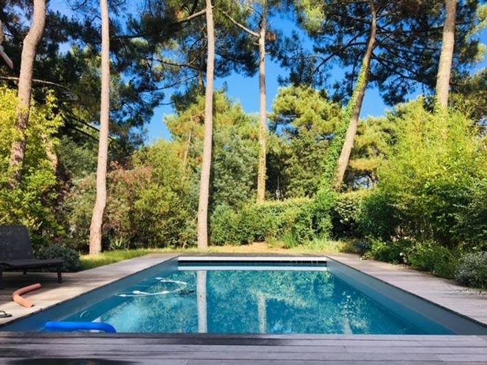 Villa pour 12 personnes, avec terrasse ainsi que piscine et jardin dans La Palmyre