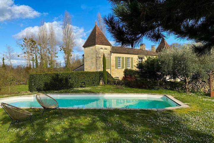 Gîte pour 6 personnes, avec jardin à Grézillac